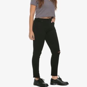 HT Denim Low Rise Skinny Jeans Distressed Sz 7